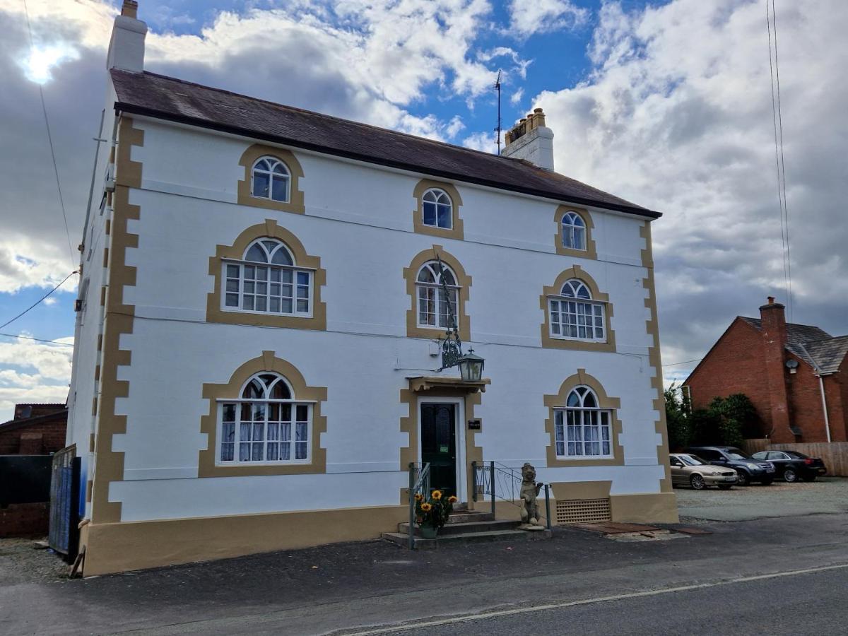 Hotel Ty Llew Llandysilio Exterior foto
